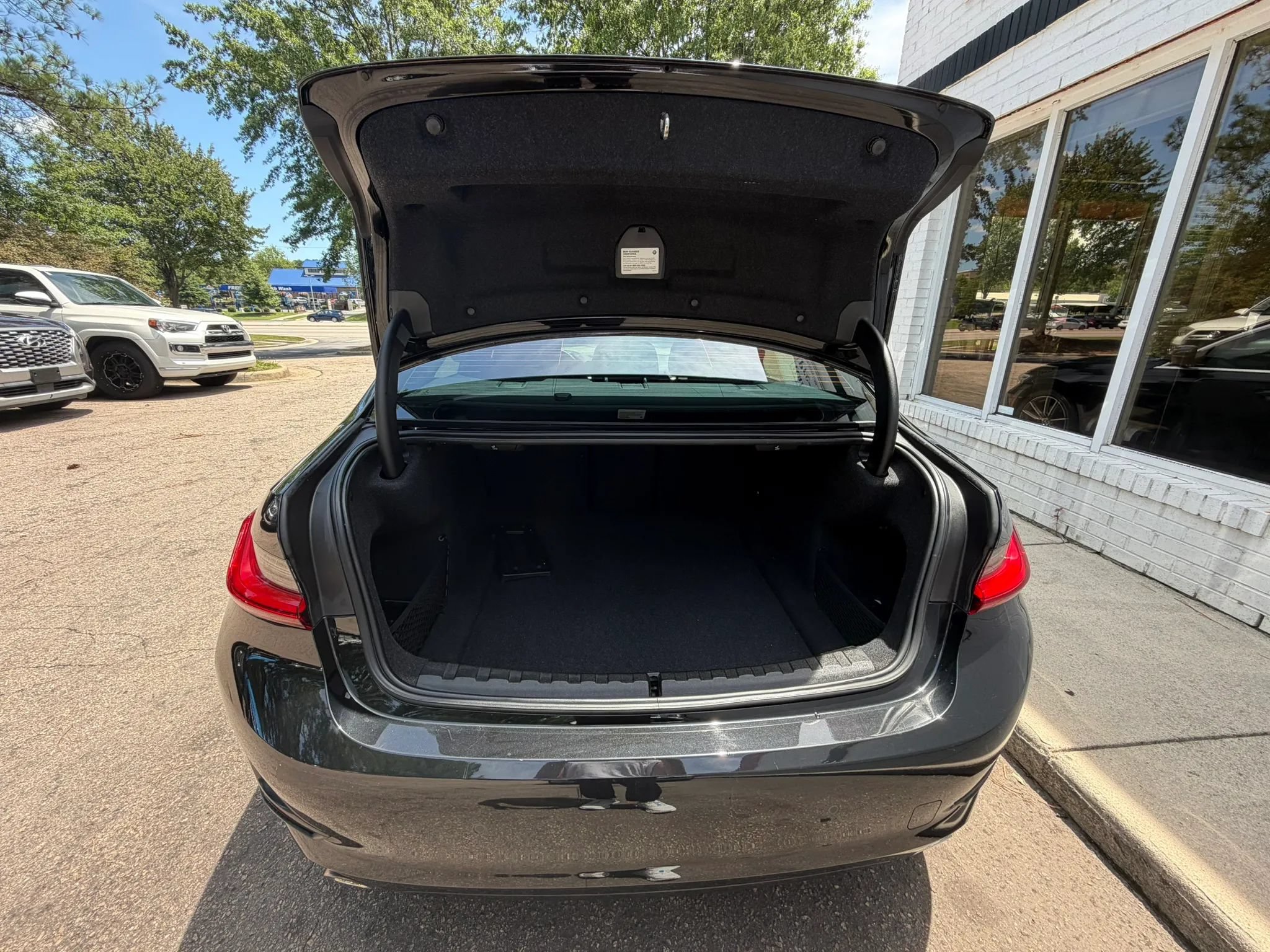 Used 2019 BMW 330i Sedan w/ Convenience Package RWD image 15