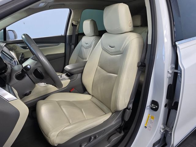 Used 2018 Cadillac XT5 Premium Luxury w/ Driver Assist Package image 6