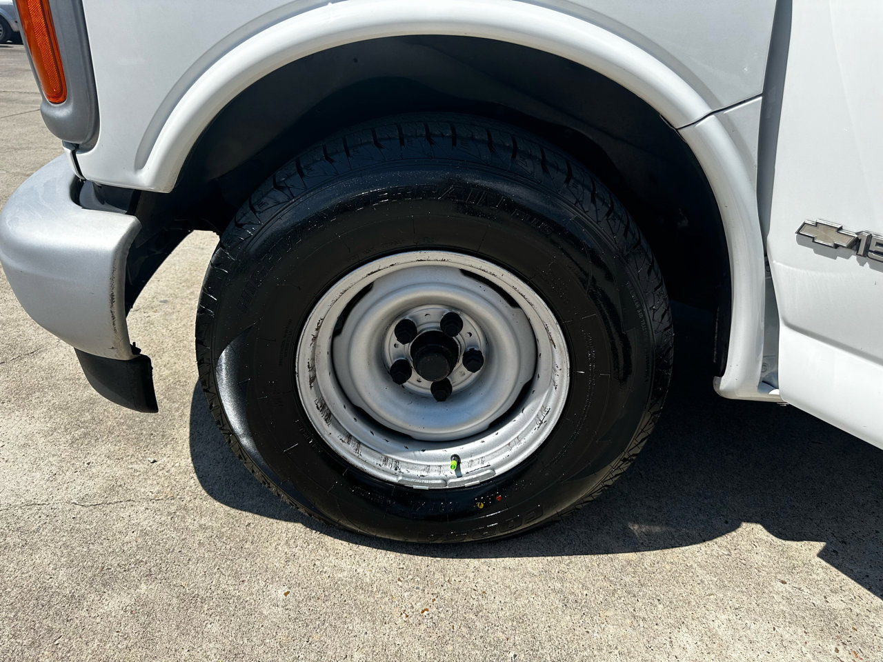 Used 2001 Chevrolet Express 1500 image 45