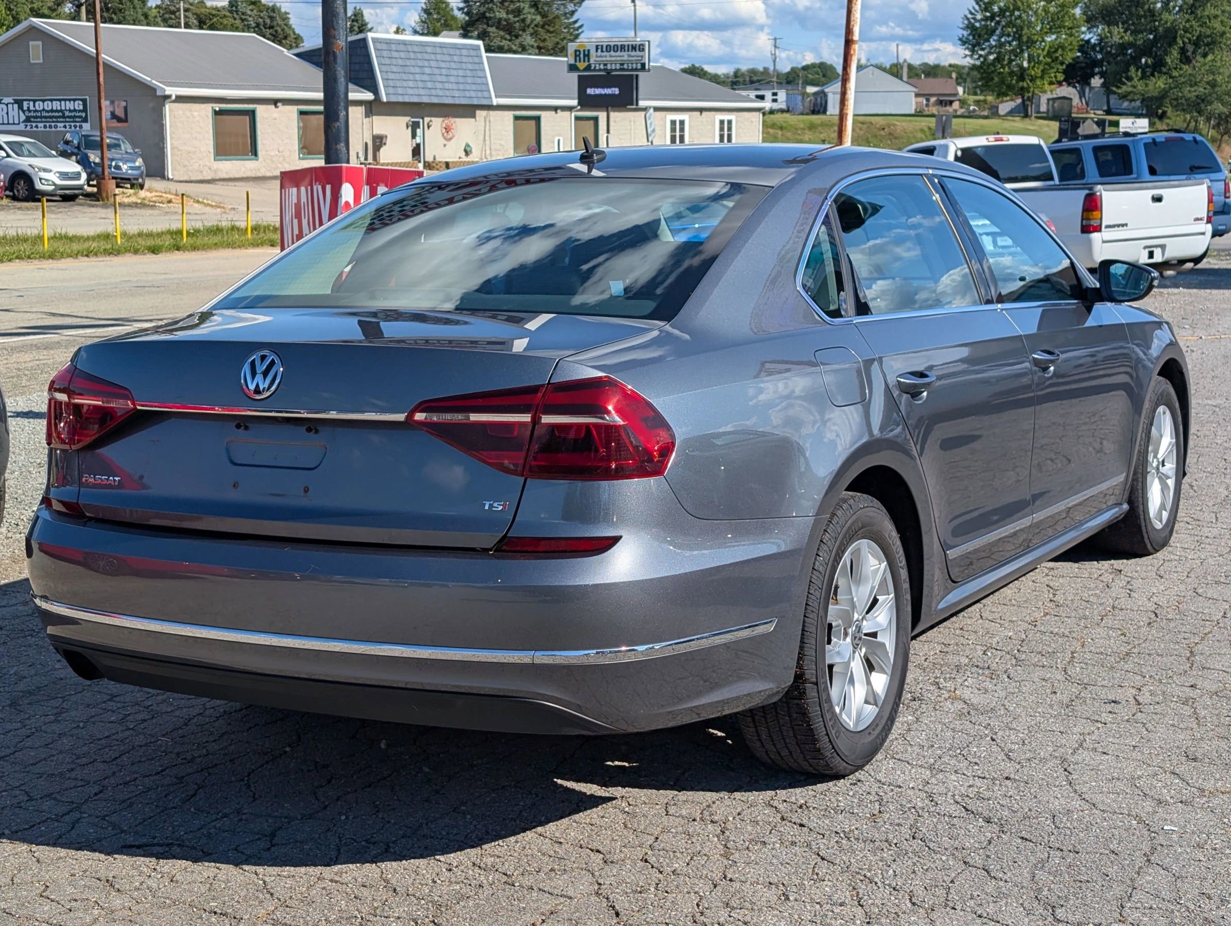 Used 2017 Volkswagen Passat 1.8T S image 7