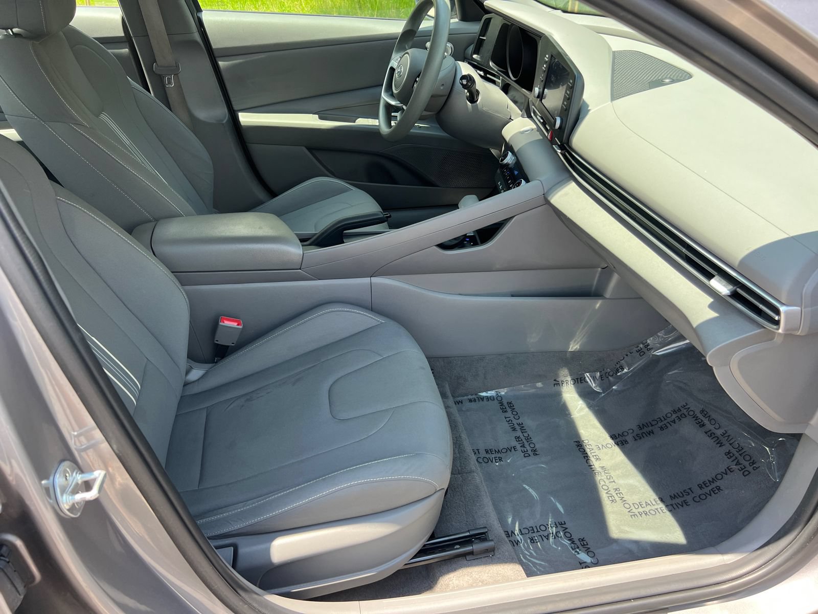 Used 2022 Hyundai Elantra SEL w/ Preferred Accessory Package FWD image 12