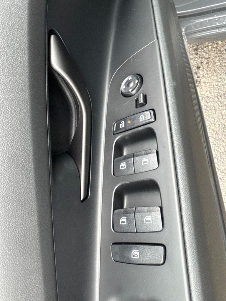 New 2026 Hyundai Elantra SEL Sport FWD image 11
