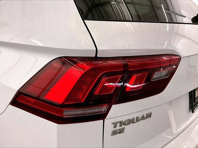 Used 2018 Volkswagen Tiguan SEL FWD image 28