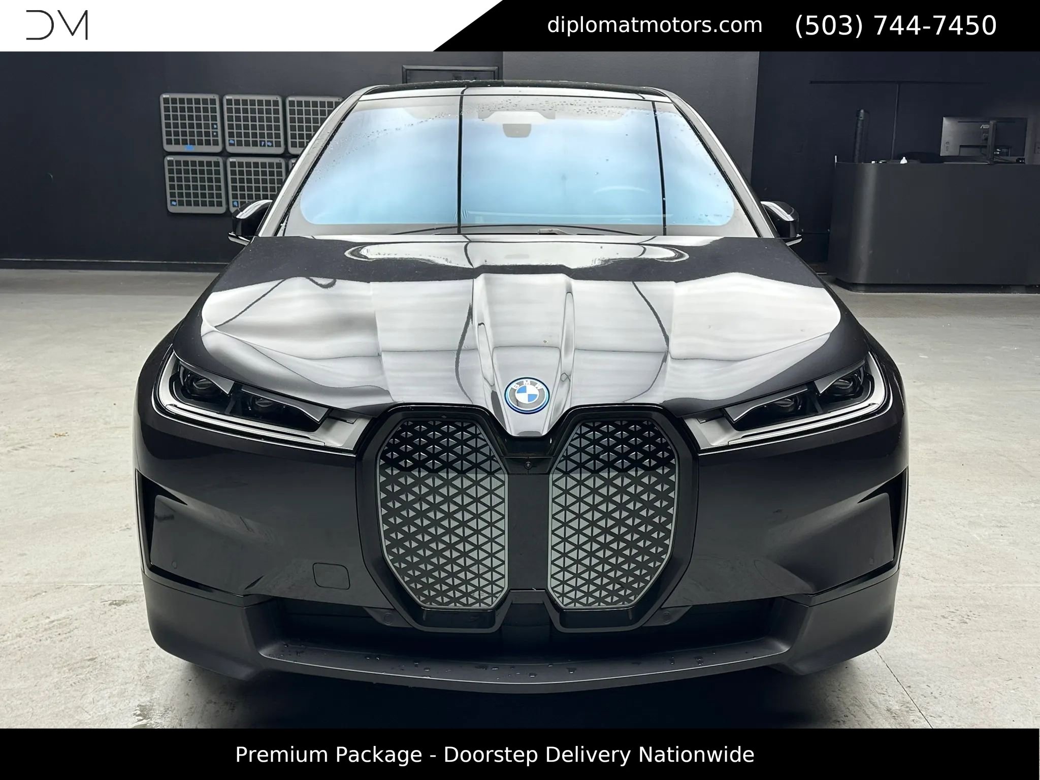 Used 2023 BMW iX xDrive50 w/ Premium Package image 11