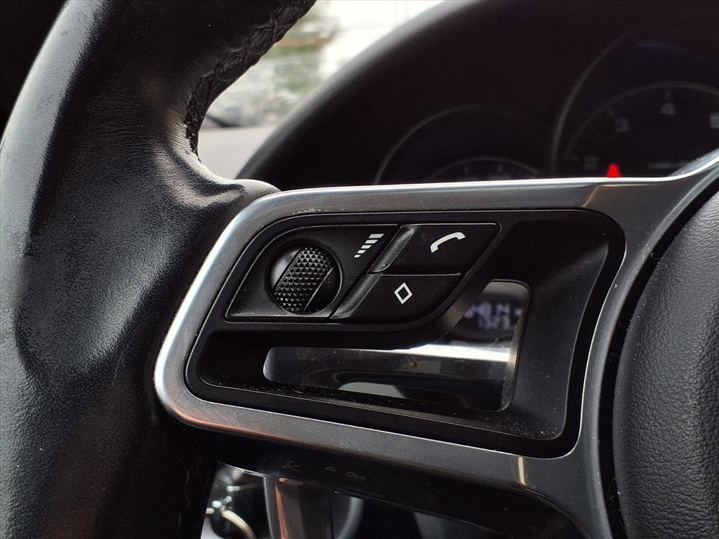 Used 2017 Porsche Cayenne Platinum Edition image 17