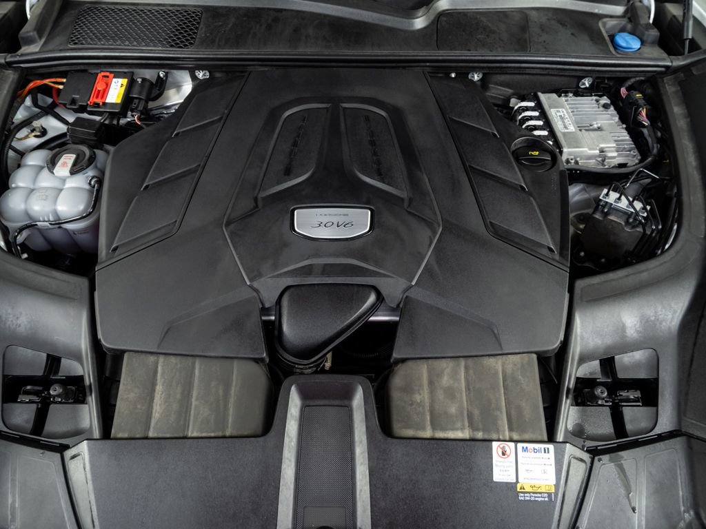 Used 2021 Porsche Cayenne Coupe image 35