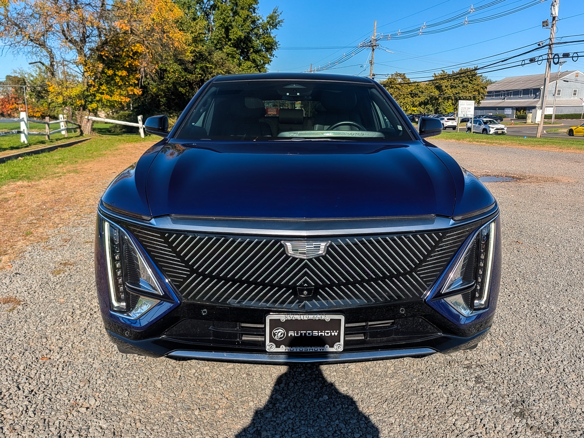 Used 2024 Cadillac Lyriq Luxury AWD/4WD image 2