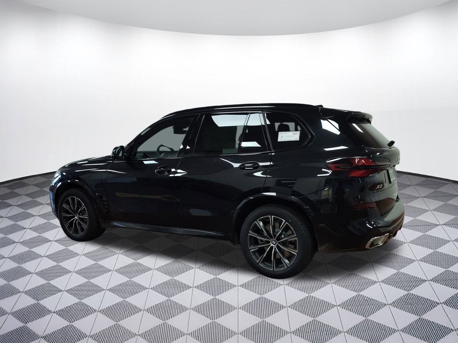 New 2026 BMW X5 xDrive50e w/ M Sport Package image 3
