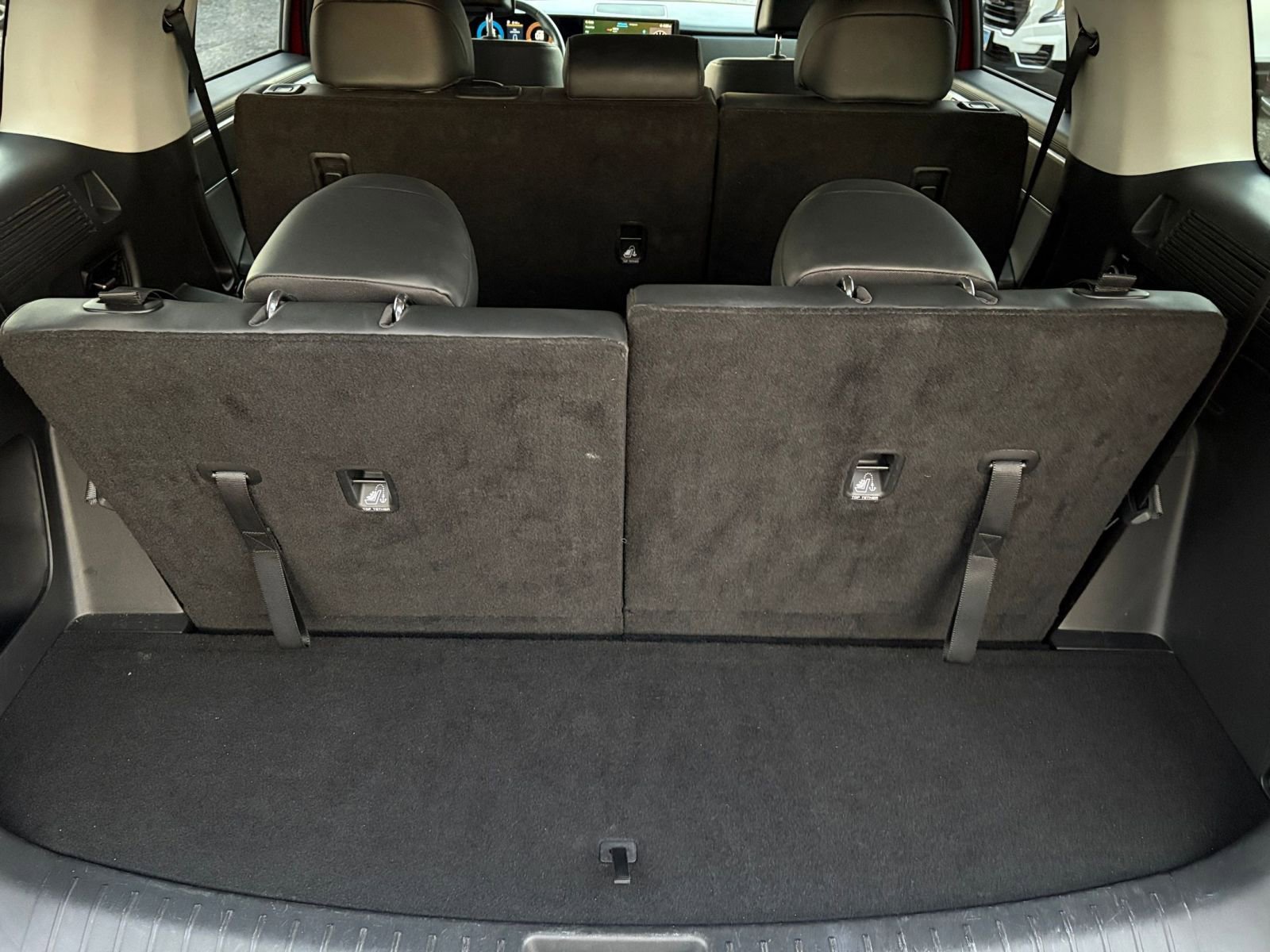 Used 2025 Hyundai Santa Fe SEL image 33