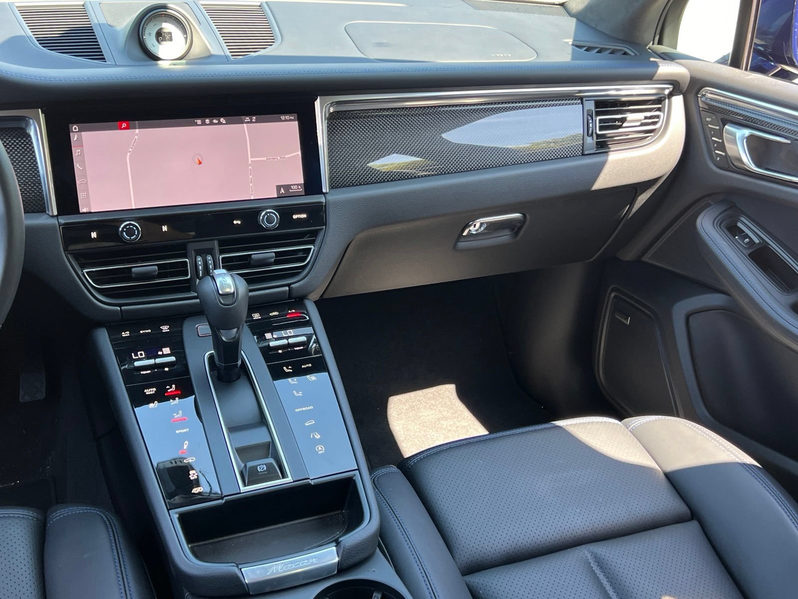Certified 2026 Porsche Macan GTS AWD/4WD image 26