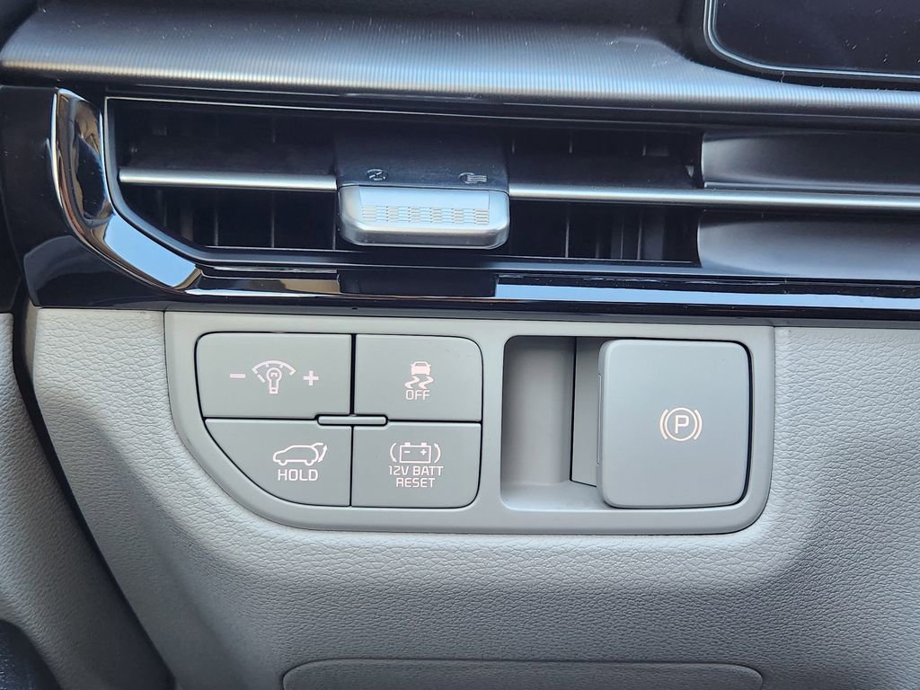 Certified 2026 Kia Sportage EX w/ EX Panoramic Sunroof Package image 21