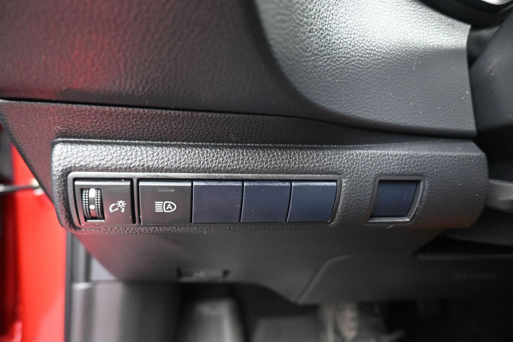 Used 2021 Toyota Corolla LE FWD image 25