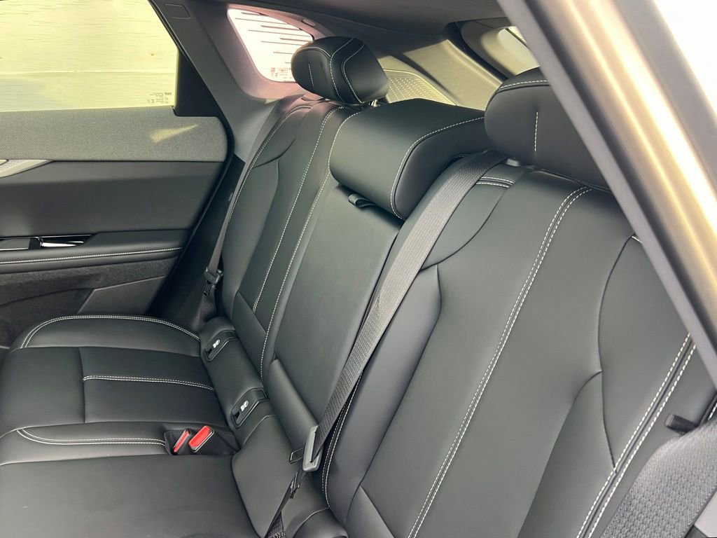 New 2026 Cadillac Optiq Luxury 1 image 17