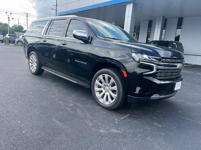 Used 2024 Chevrolet Suburban Premier AWD/4WD image 4