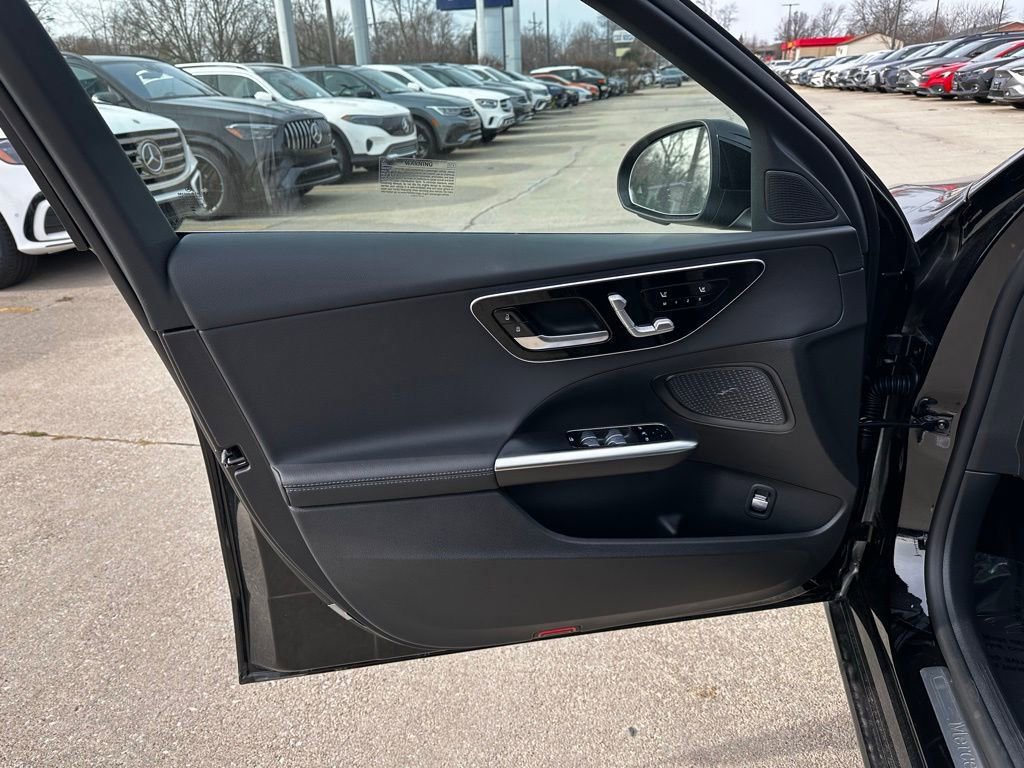 Used 2025 Mercedes-Benz C 300 4MATIC Sedan image 10