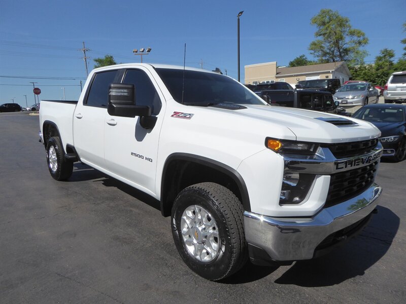 Used 2023 Chevrolet Silverado 2500 LT AWD/4WD image 1