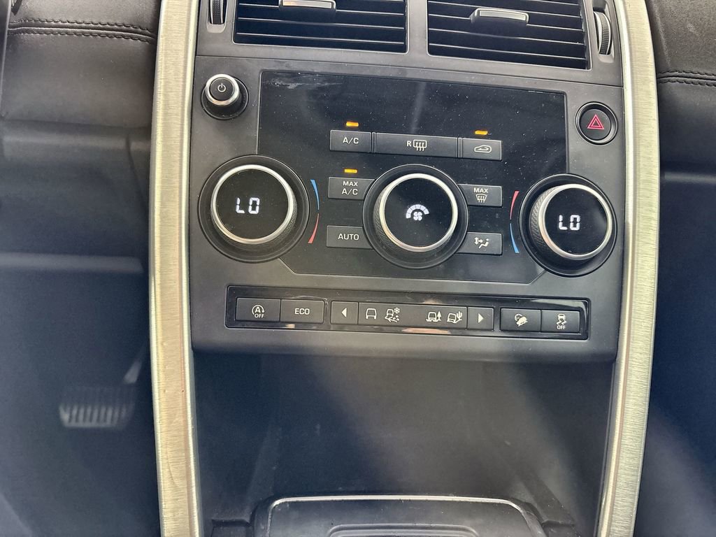 Used 2018 Land Rover Discovery Sport SE AWD/4WD image 16