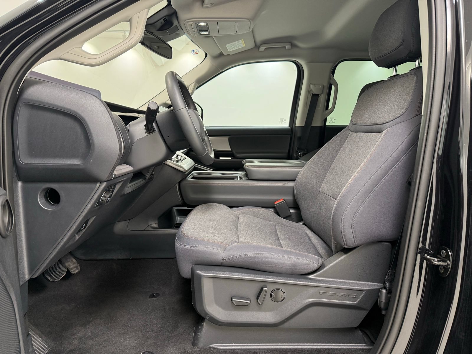 Used 2025 Ford Expedition Max Active AWD/4WD image 16