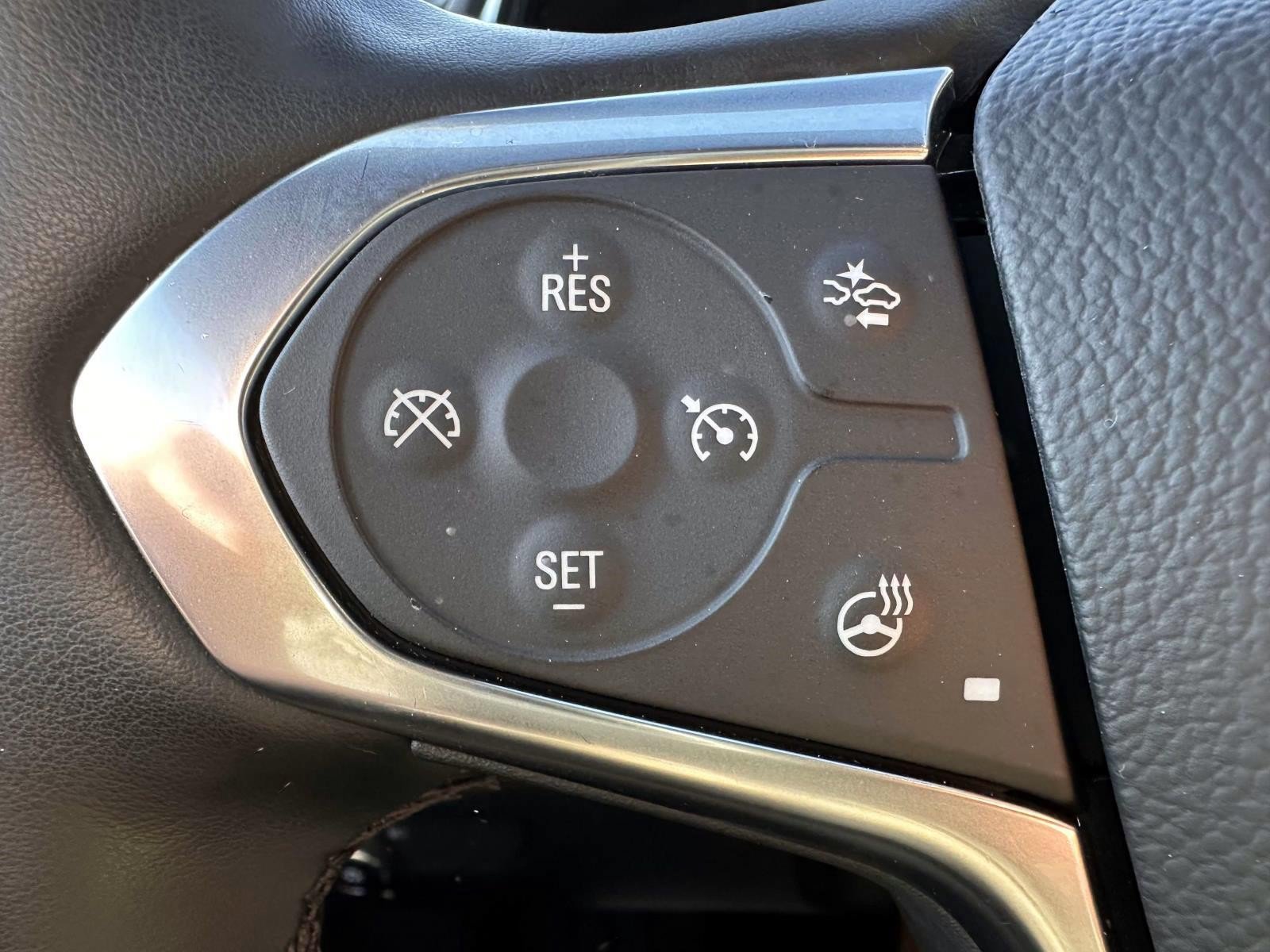 Used 2023 Chevrolet Traverse Premier w/ Redline Edition AWD/4WD image 16