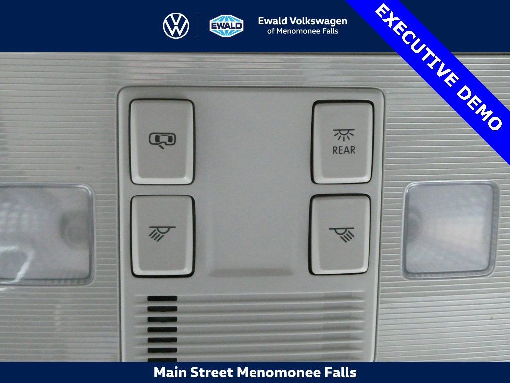New 2025 Volkswagen Taos SE image 19