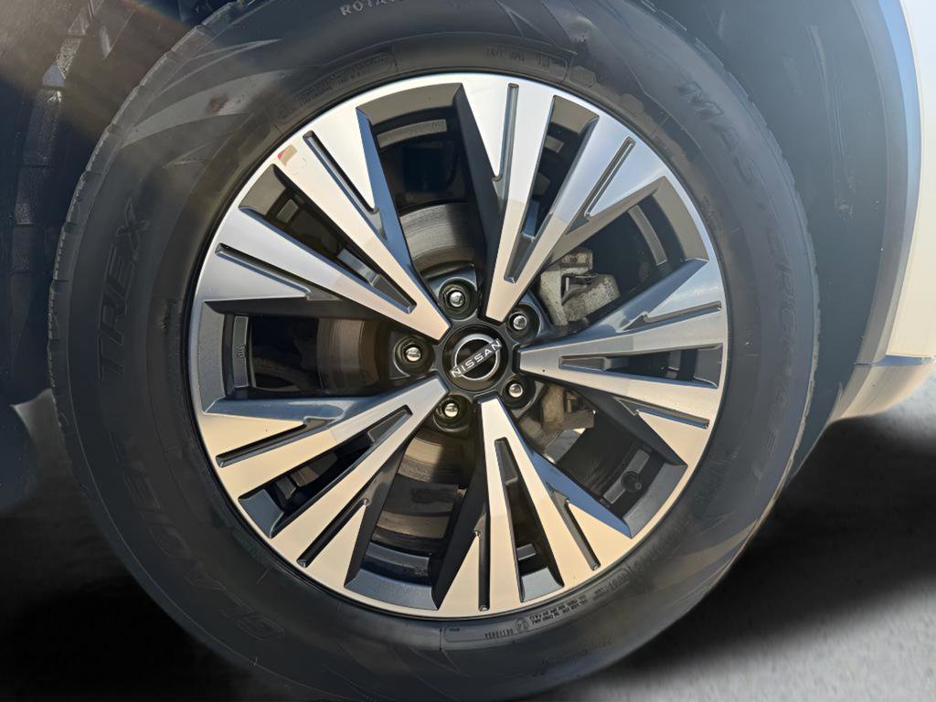 Certified 2022 Nissan Rogue SV image 29