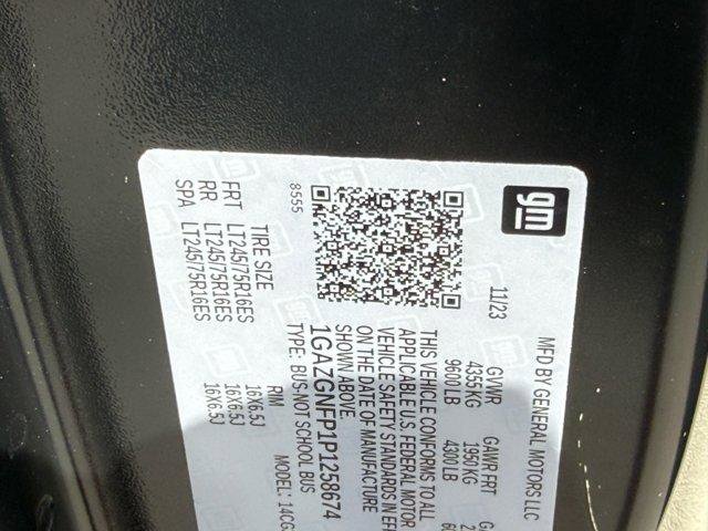 Used 2023 Chevrolet Express 3500 LS image 32