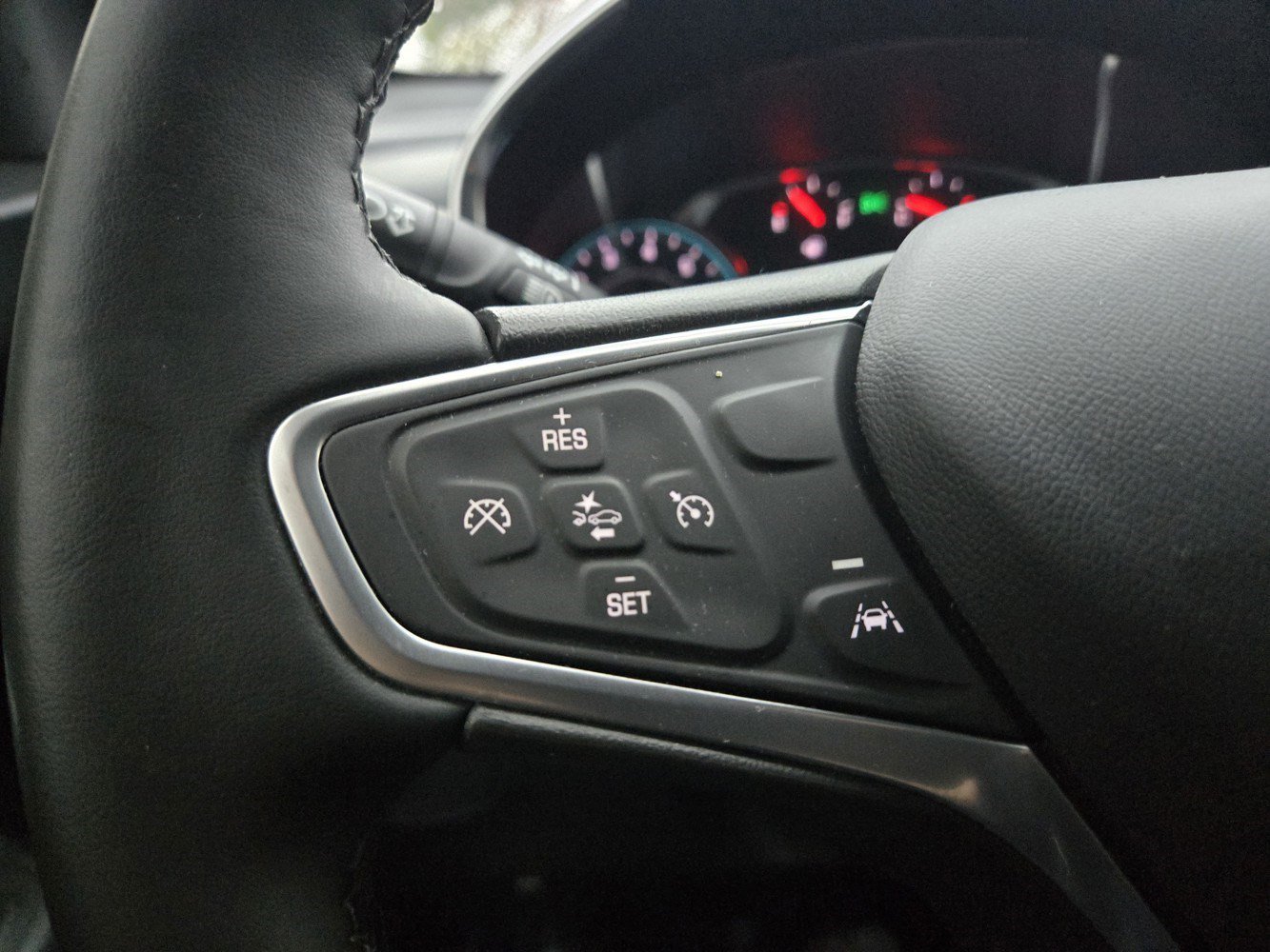 Used 2023 Chevrolet Equinox LT w/ Driver Convenience Package AWD/4WD image 18