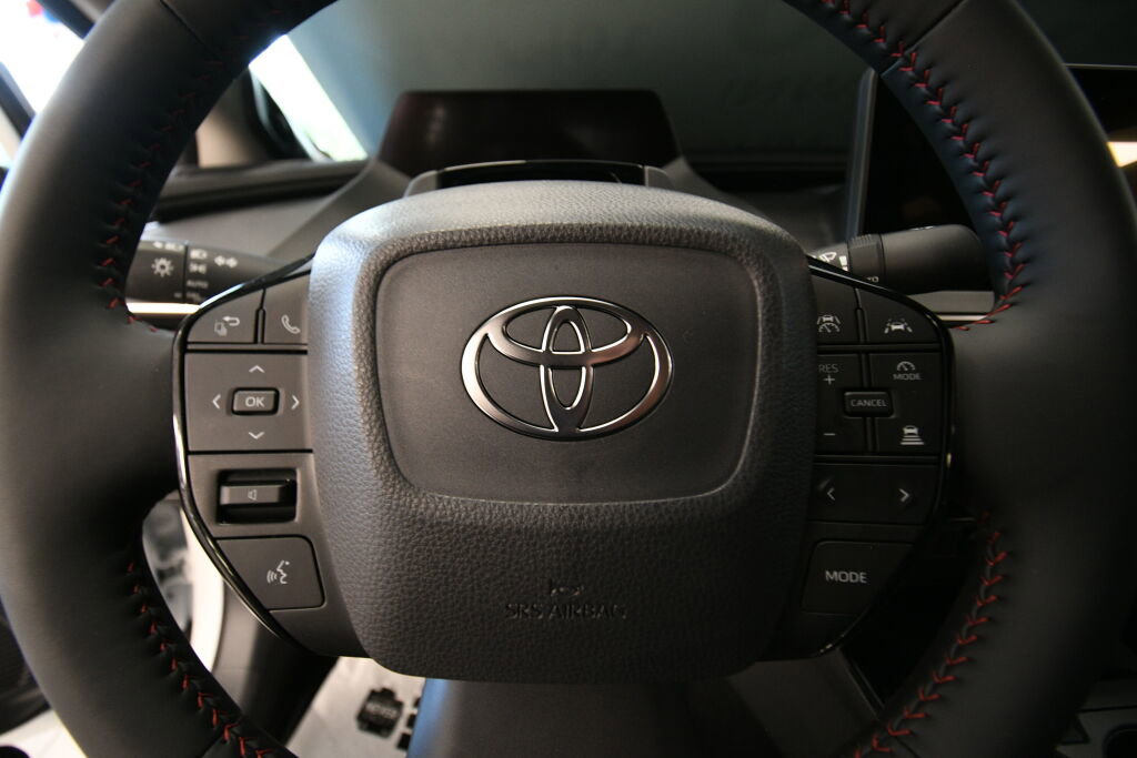 New 2026 Toyota Prius Plug-In Hybrid image 10