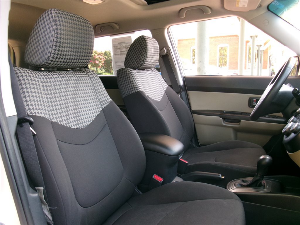 Used 2011 Kia Soul ! FWD image 21