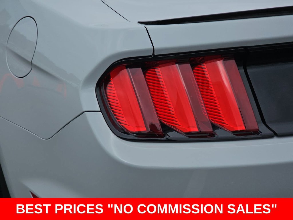 Used 2016 Ford Mustang Shelby GT350 RWD image 40