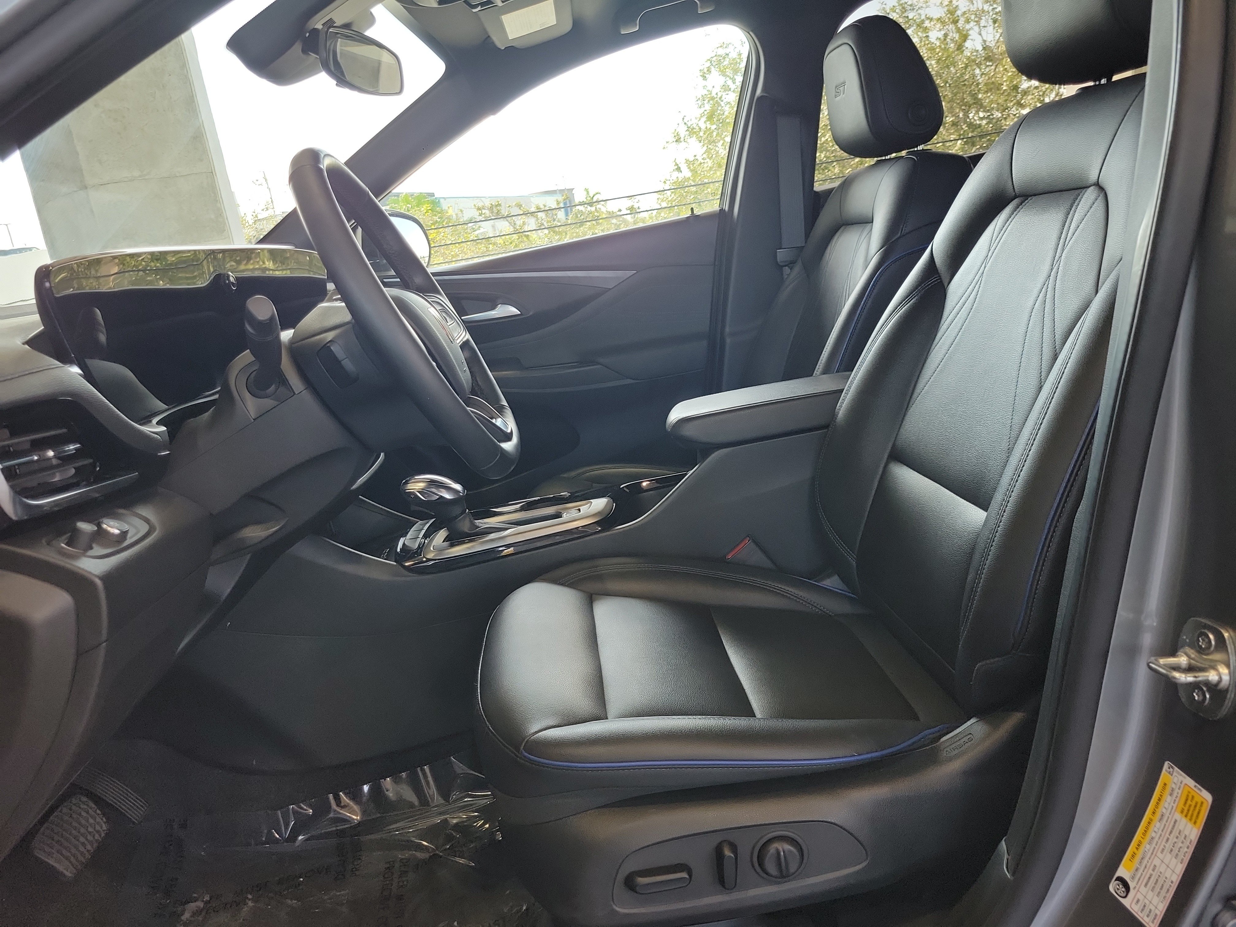 Used 2024 Buick Envista Sport Touring w/ Convenience I Package FWD image 18