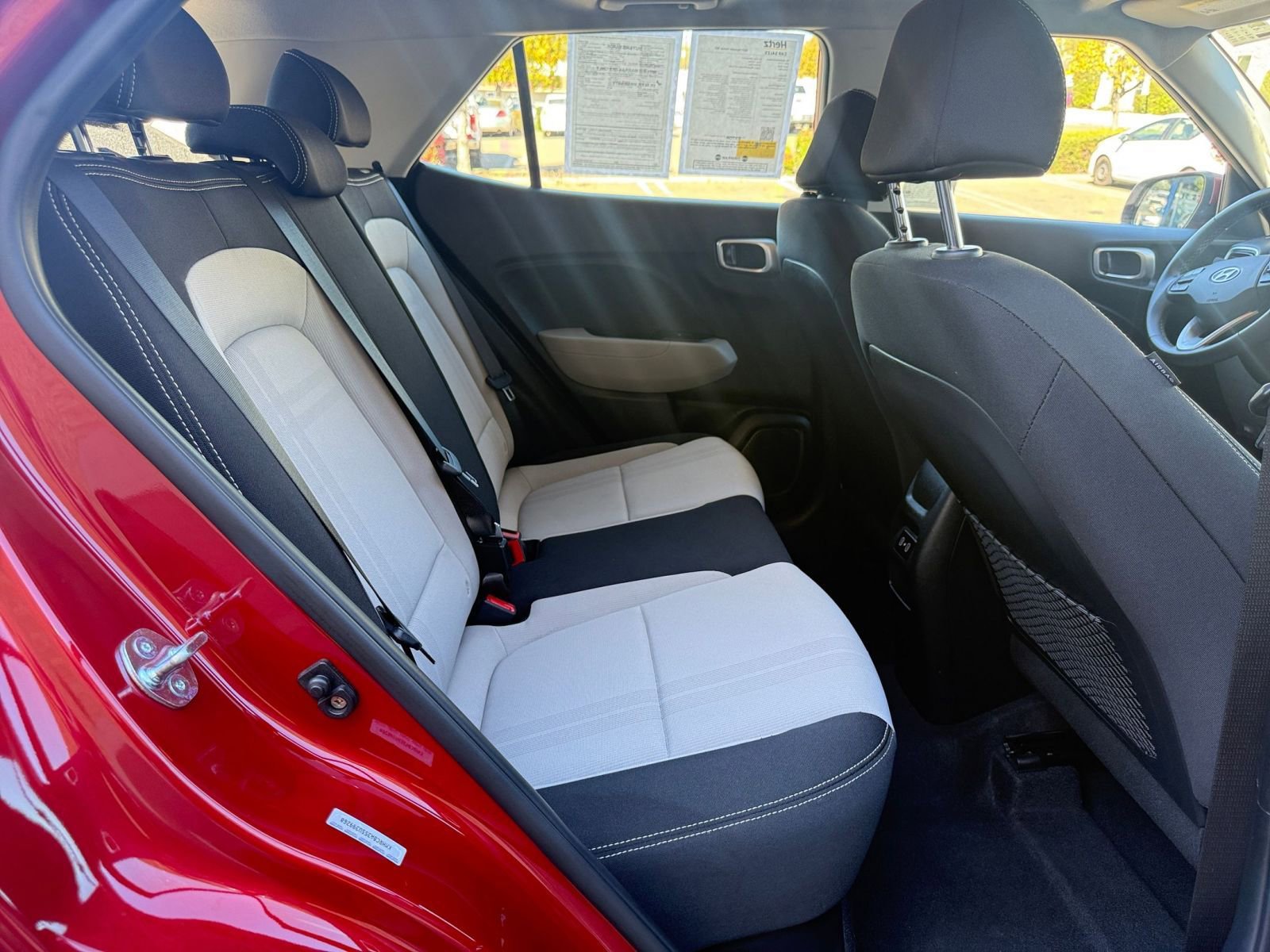 Used 2025 Hyundai Venue SEL image 27