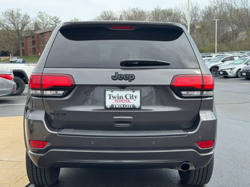 Used 2021 Jeep Grand Cherokee Laredo X AWD/4WD image 5