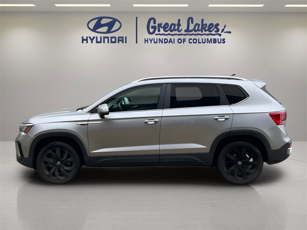 Used 2022 Volkswagen Taos SE image 2