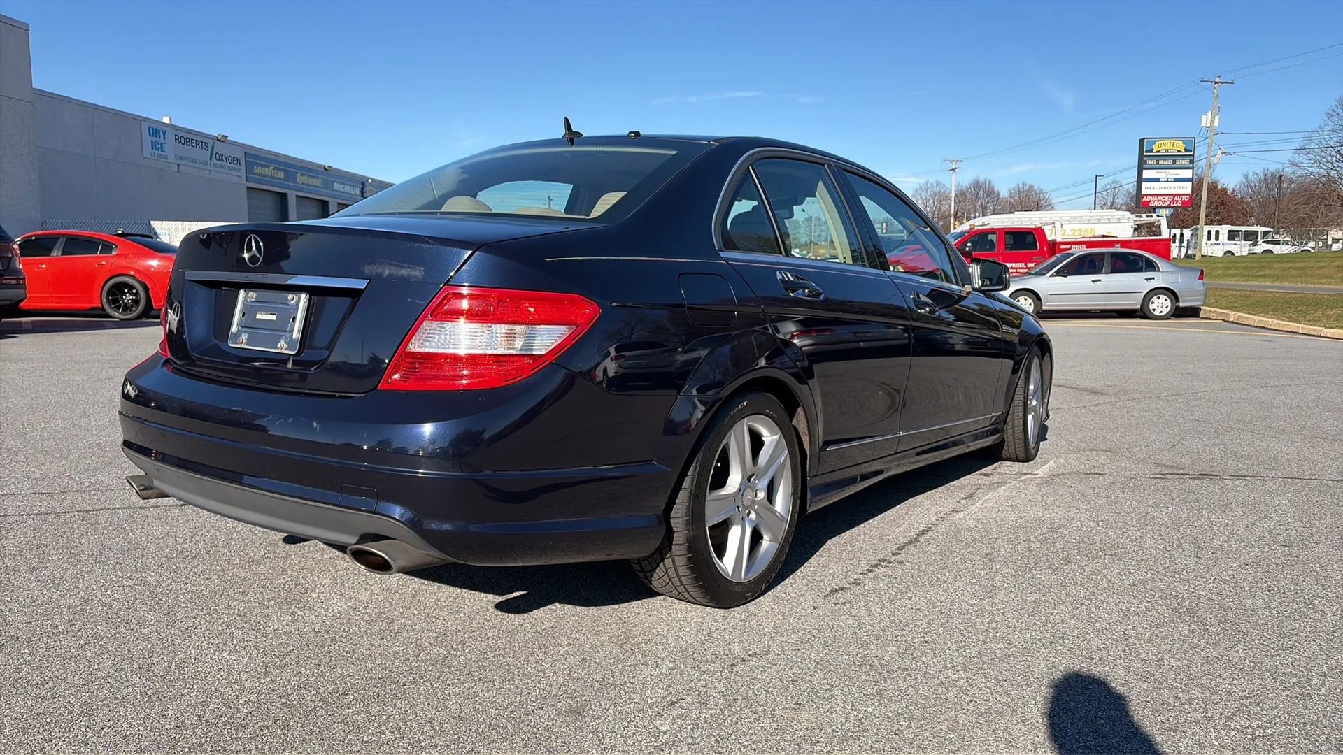 Used 2011 Mercedes-Benz C 300 4MATIC Sedan image 2