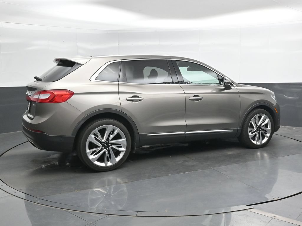 Used 2016 Lincoln MKX Reserve w/ Luxury Package AWD/4WD image 2