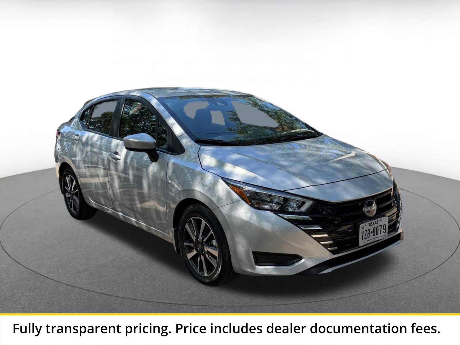 Used 2025 Nissan Versa SV w/ Trunk Package FWD image 1