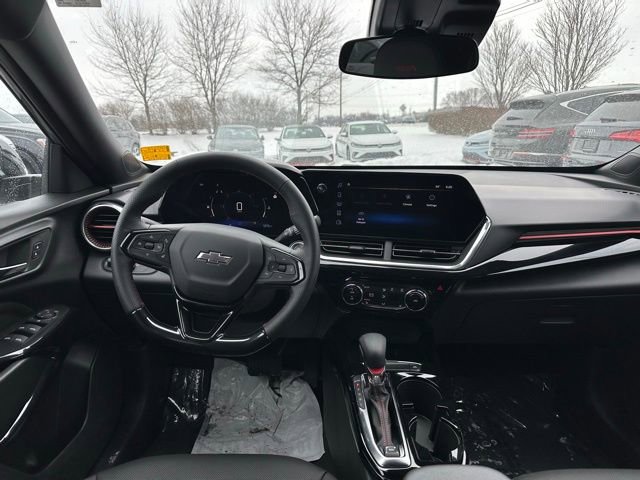 Used 2025 Chevrolet Trax RS w/ Driver Confidence Package image 21