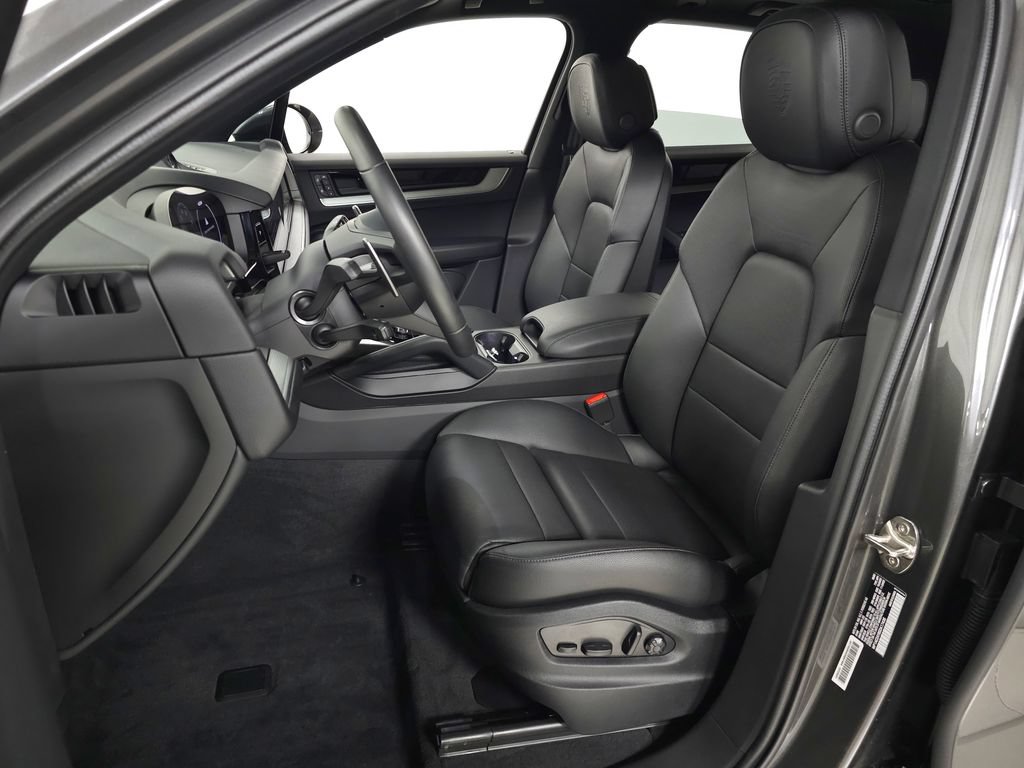 Used 2025 Porsche Cayenne E-Hybrid AWD/4WD image 18