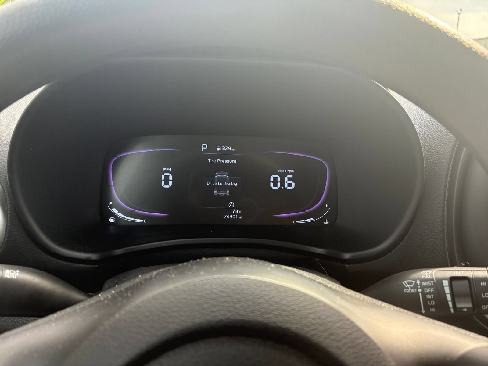 Used 2025 Kia Soul LX w/ LX Technology Package FWD image 35