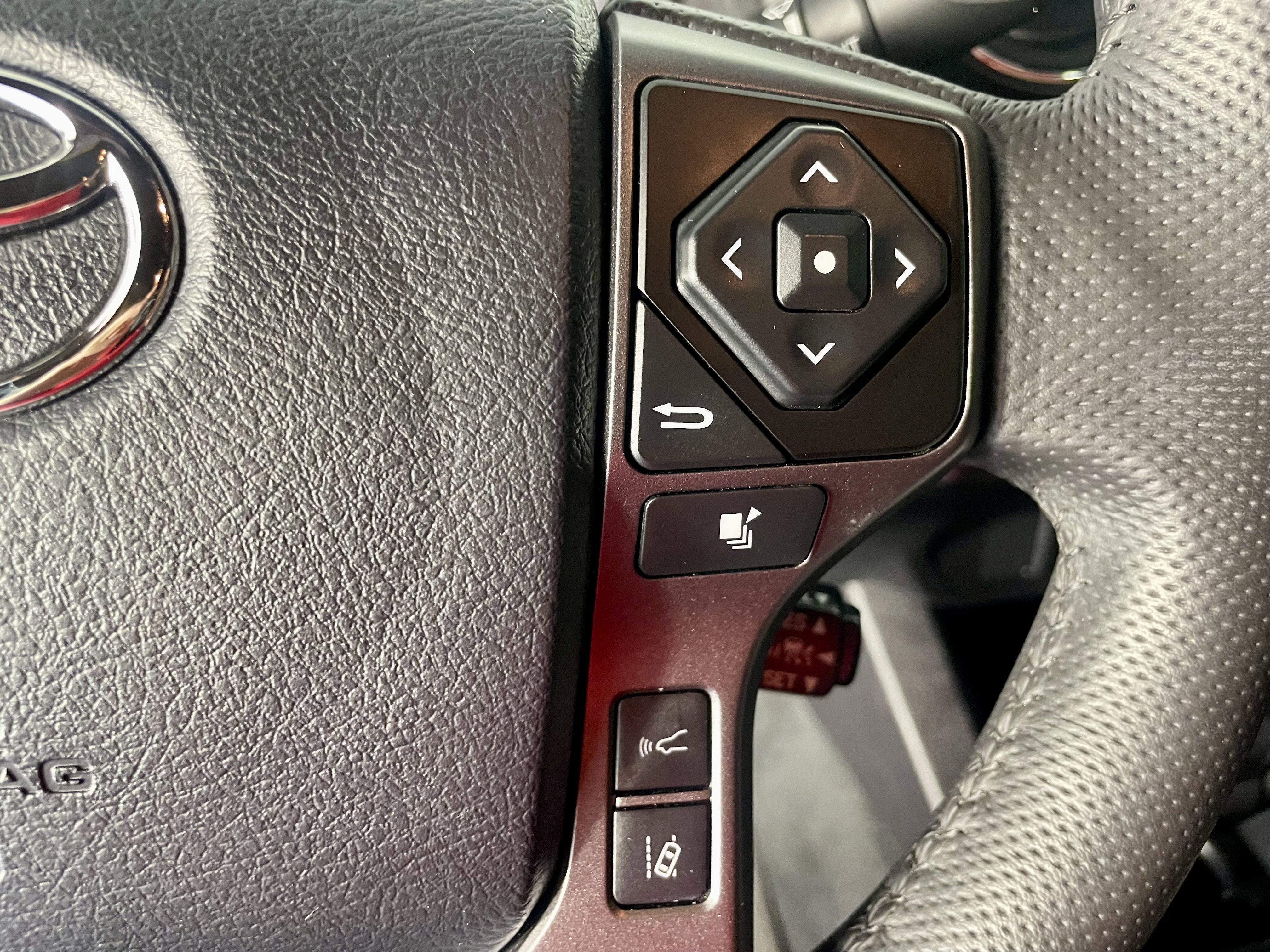 Used 2023 Toyota Tacoma TRD Off-Road AWD/4WD image 17