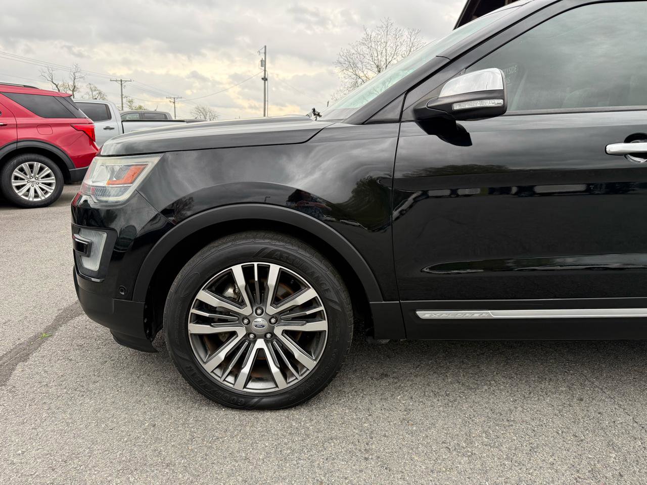 Used 2016 Ford Explorer Platinum AWD/4WD image 35