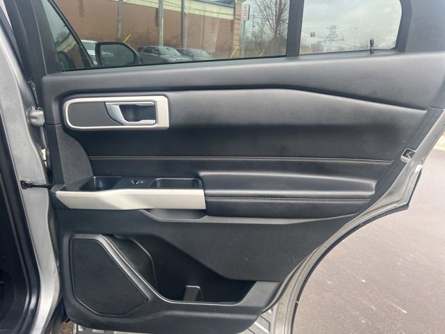 Used 2022 Ford Explorer XLT w/ Equipment Group 202A image 13