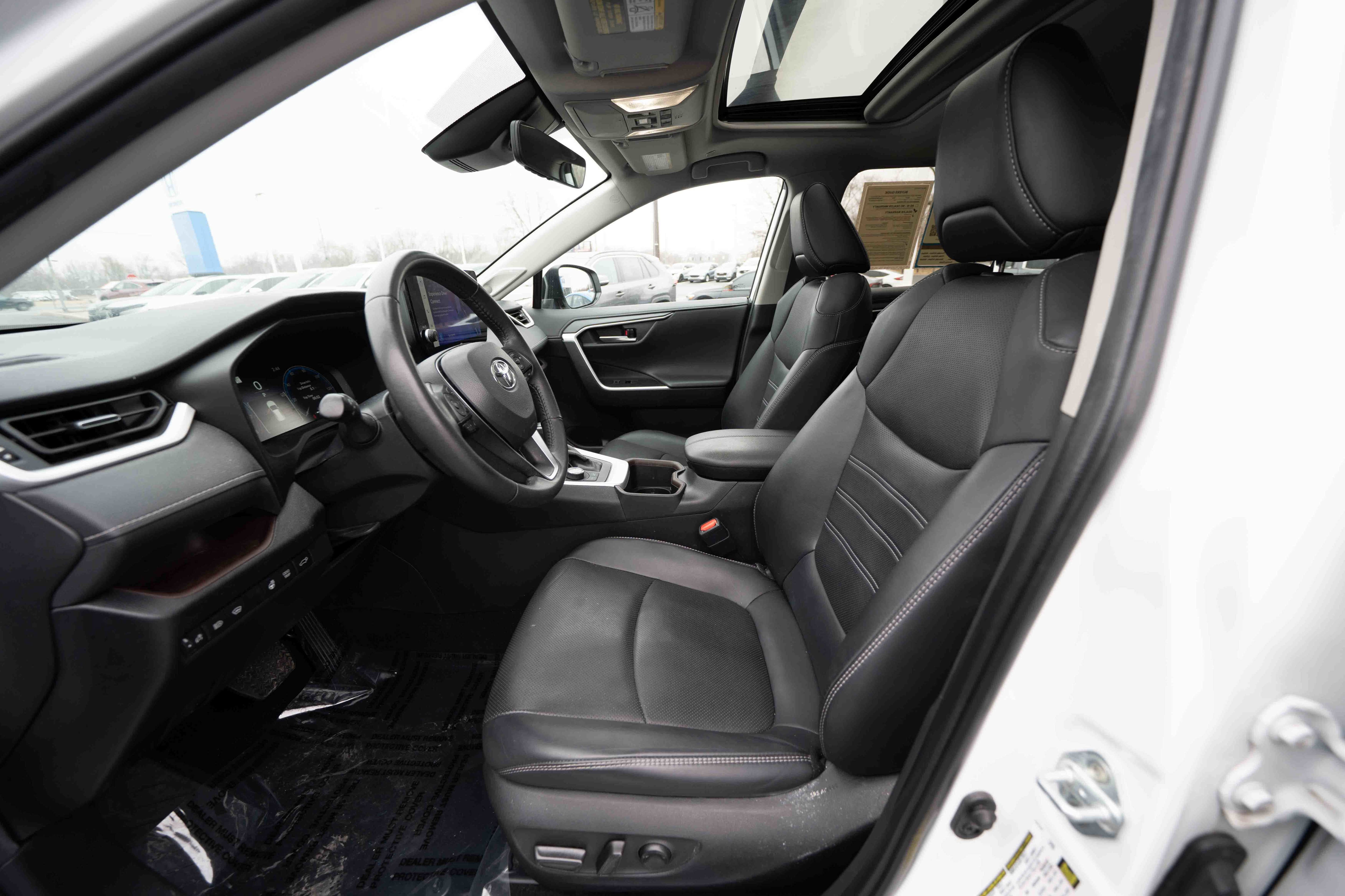 Used 2024 Toyota RAV4 Limited w/ Weather Package image 9