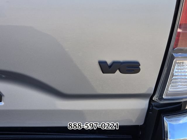 Used 2022 Toyota Tacoma TRD Off-Road AWD/4WD image 16