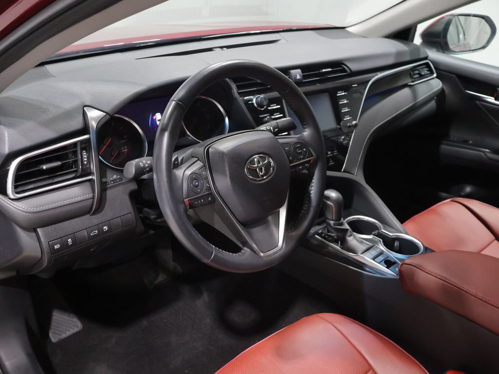 Used 2018 Toyota Camry XSE FWD image 14