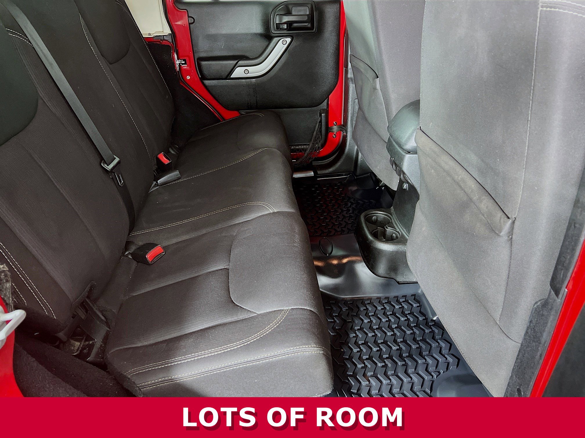 Used 2013 Jeep Wrangler Unlimited Sahara w/ Connectivity Group image 21