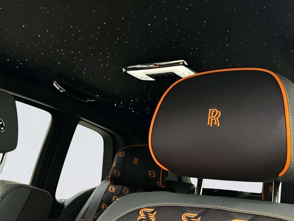 Used 2025 Rolls-Royce Cullinan Black Badge AWD/4WD image 14