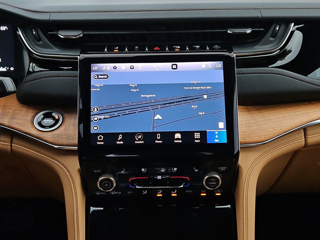 Used 2024 Jeep Grand Cherokee L Summit image 27