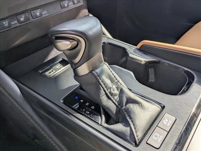 Used 2024 Lexus ES 300h w/ Premium Package image 11